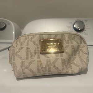 Michael Kors Logo White accessory bag